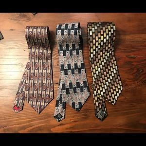 Men’s ties (3) used in excelente condition